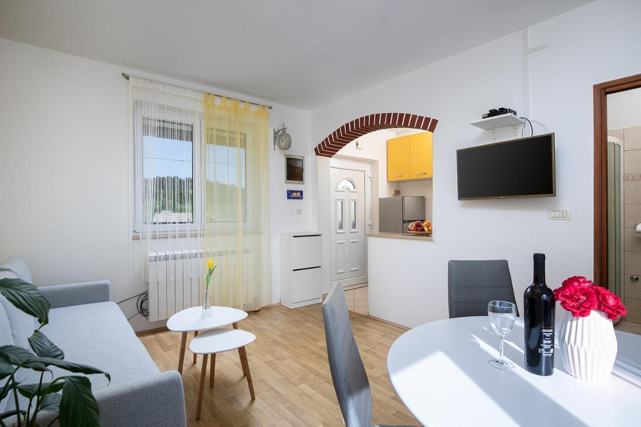 Pula Istria Apartments Luaran gambar