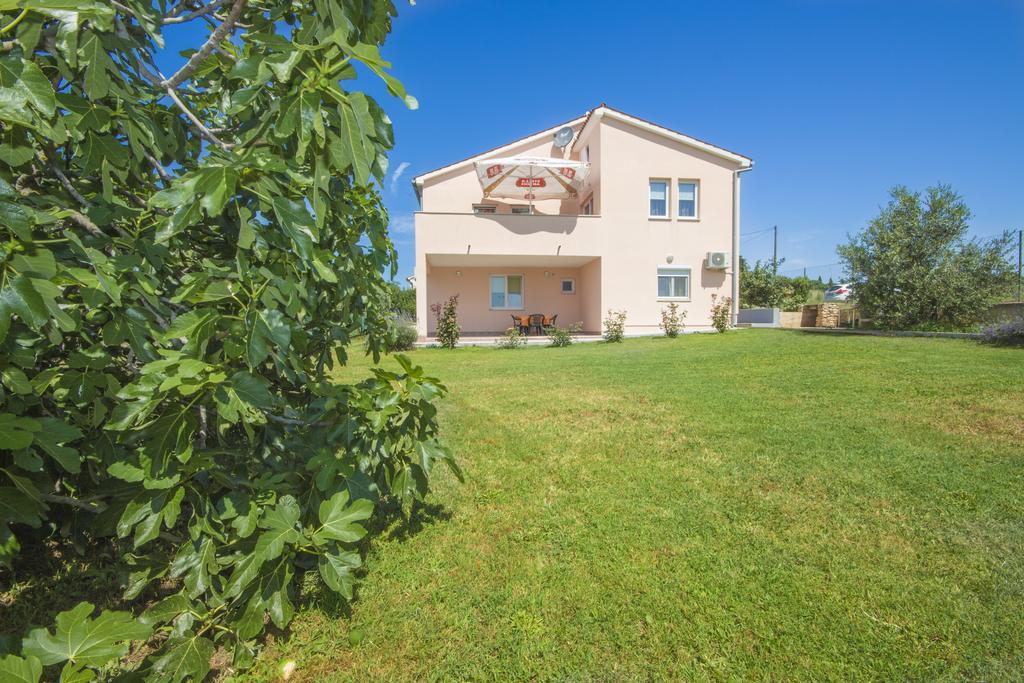 Pula Istria Apartments Luaran gambar
